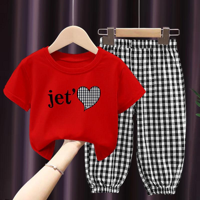 Conjunto de dos piezas para niños de primavera y verano con patrón de cuello redondo y manga corta + pantalones a cuadros deportivos y de ocio 150