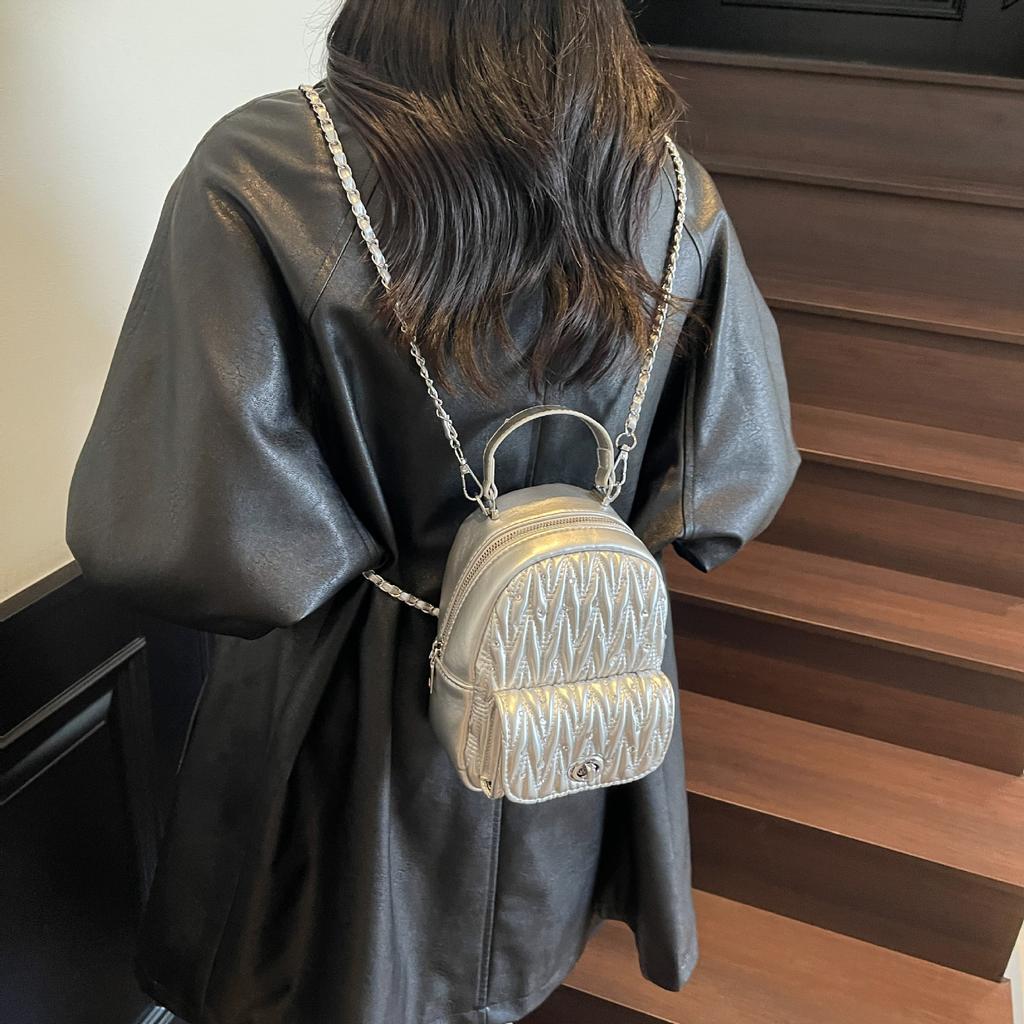 Korean version of niche diamond chain backpack women's 2025 new diamond-encrusted small backpack Xiaoxiangfeng portable shoulder bag