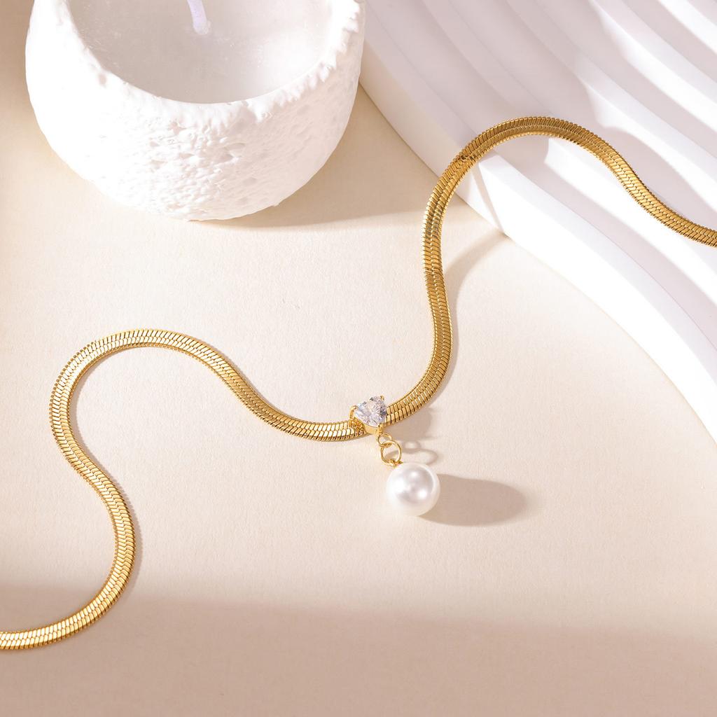 Fashionable Fine Necklace New Pearl Pendant with Zircon Stainless Steel Necklace Ladies