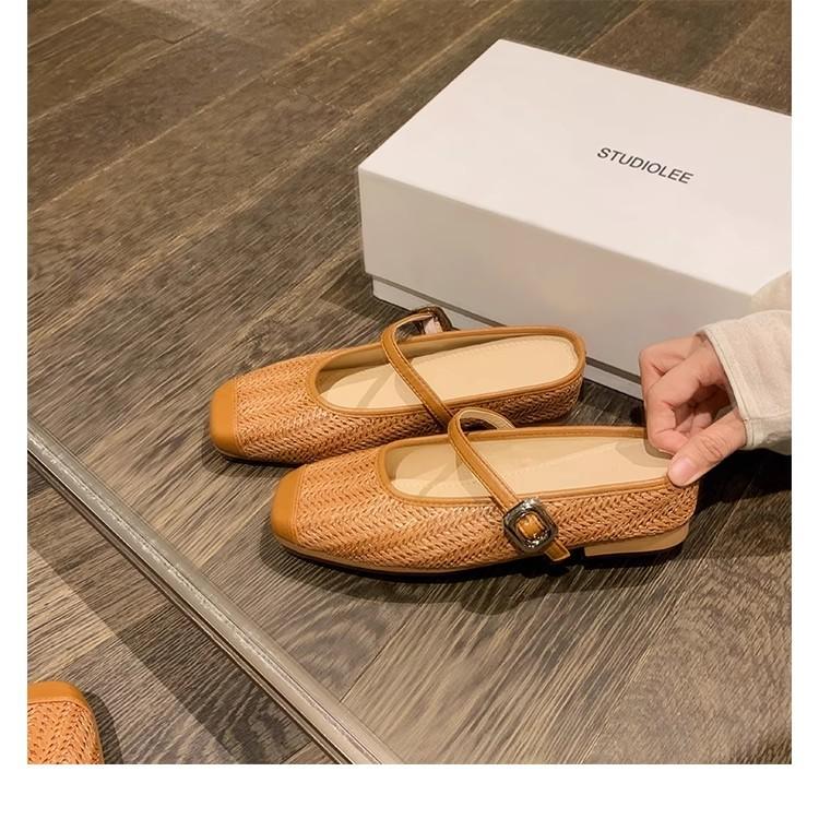 

Grape mother of the same style, holiday style straw woven square head cool slippers lazy half drag women inner height 2025 summer new 40