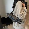 Personalized lobster bag 2025 new European and American fashion rivet design shoulder bag cute girl versatile messenger bag tide