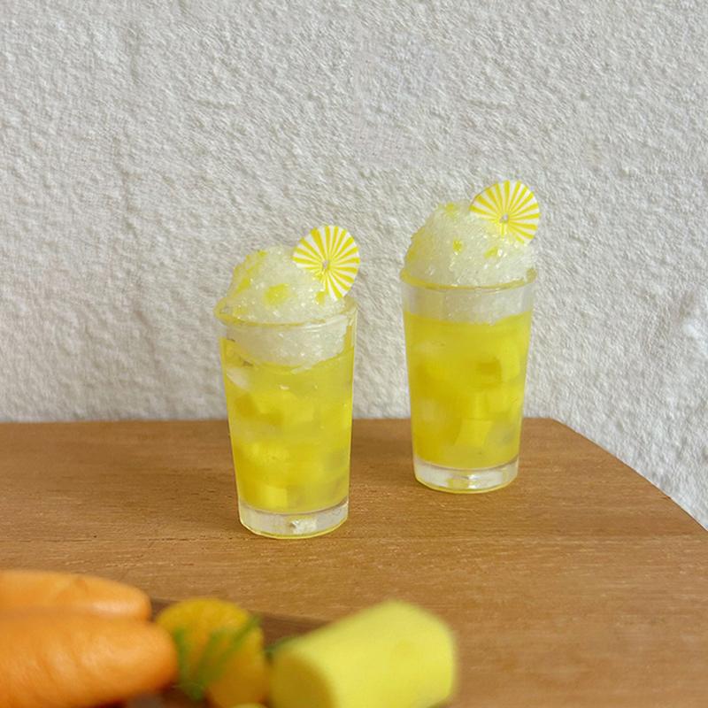 1/12 Puppenhaus Mini Ananas Smoothie Getränkebecher Modell Puppenhaus Mikro Szene Getränke Dekoration Schmuckstück Kinder Rollenspiel Spielzeug