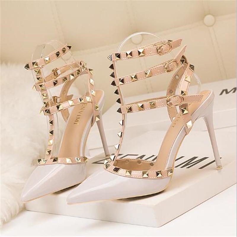 Fashion Rivet High Heels Luxury Designer Women Shoes Ladies Pumps Sexy Spring Summer 2025 Fashion Sandals Office Dress White Black Shoes