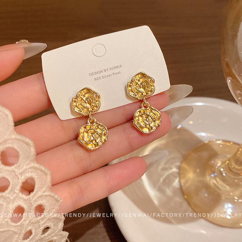 Retro French gold rose earrings female Internet celebrity stud earrings temperament new earrings