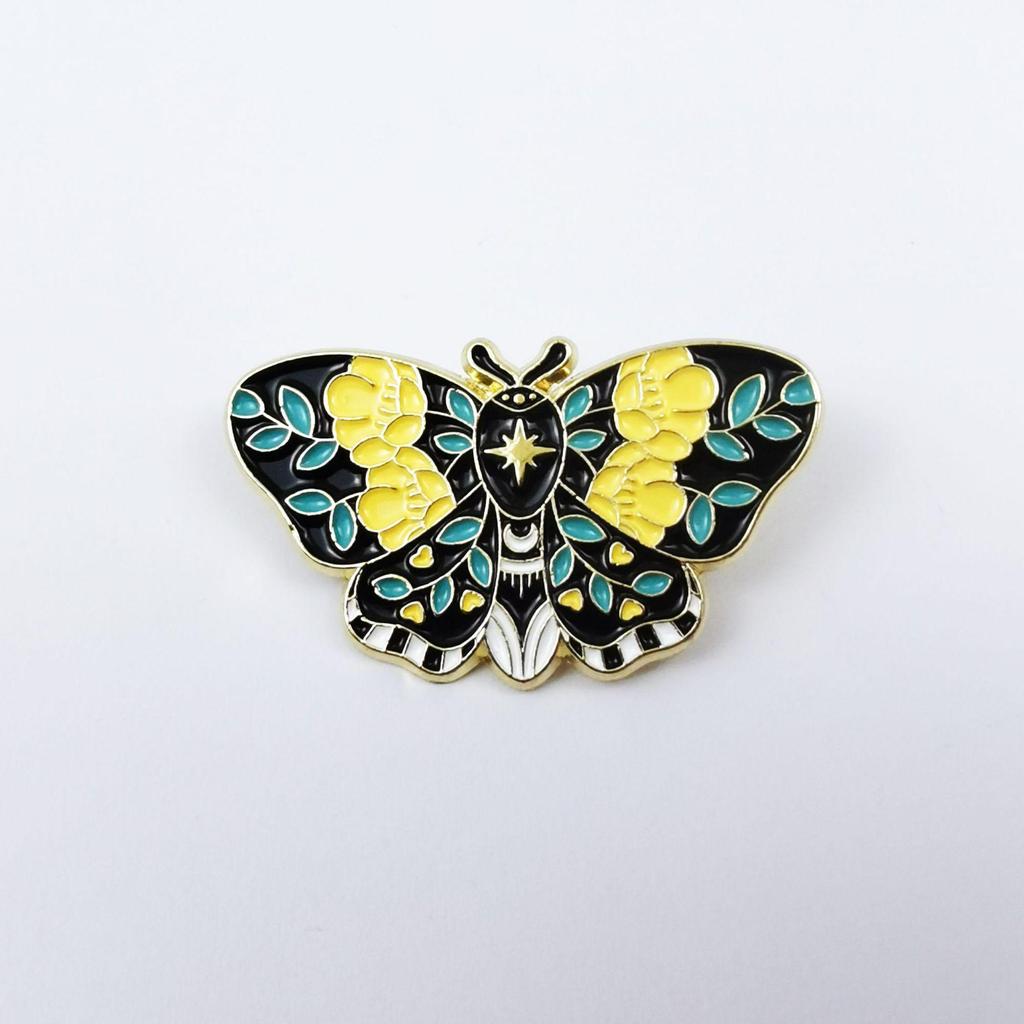 Creative Butterfly Brooch: Cartoon Insect Metal Badge with Oil Drip for Backpack and Clothing