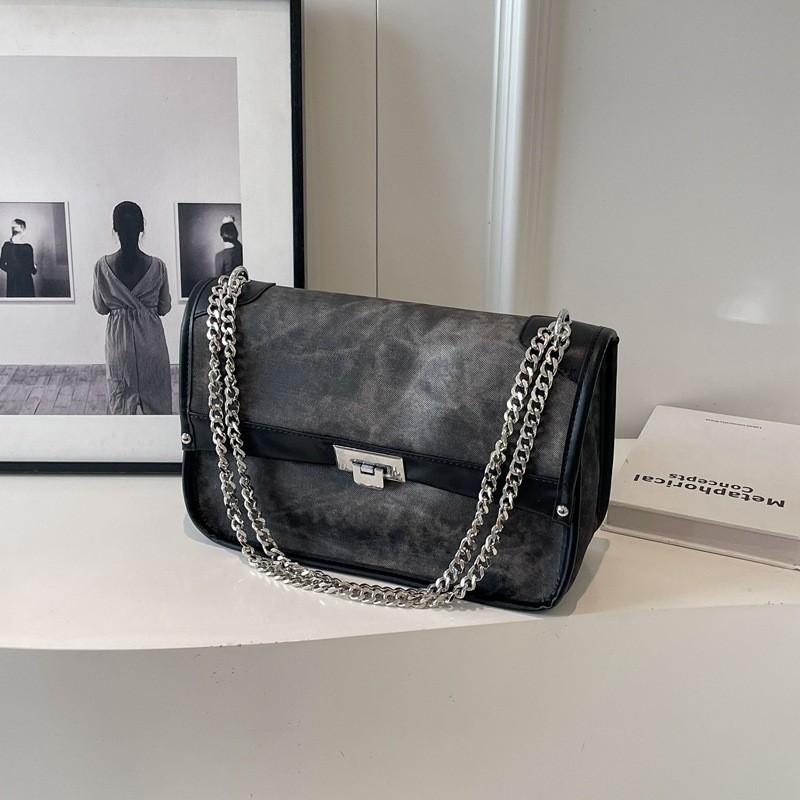 Retro Chain Shoulder Bag Women 2023 Winter New Fashion Large Capacity Contrast Color Square Bag