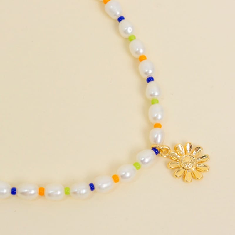 AUGUST ALICE Seed Freshwater Pearl Daisy Flower Bracelet