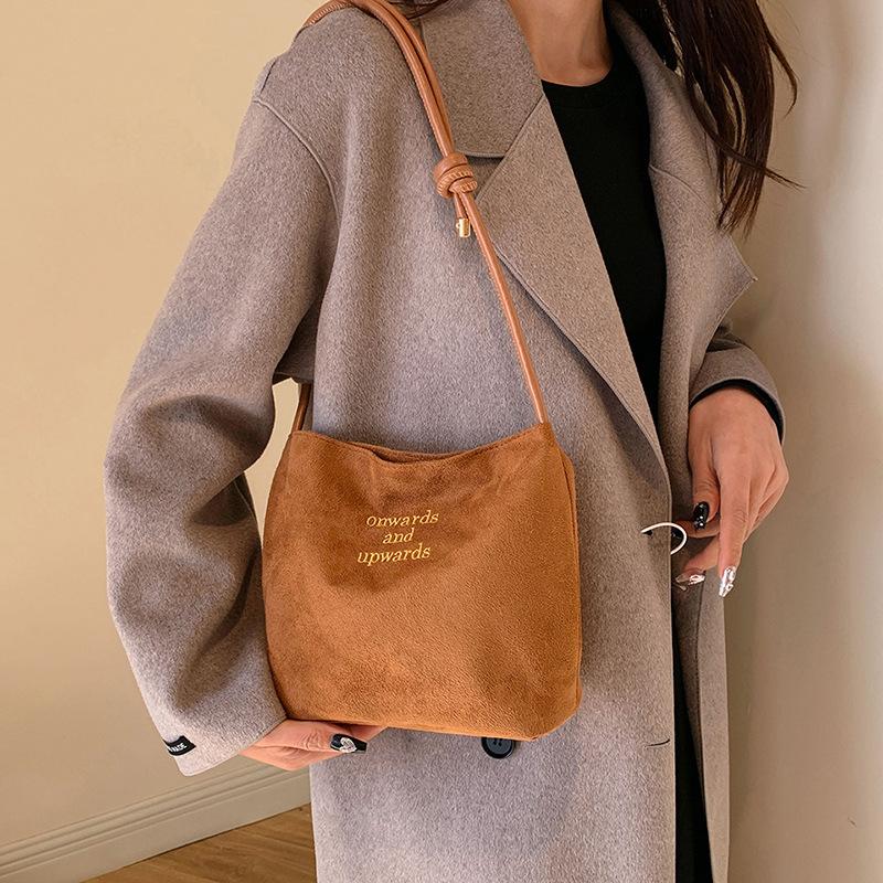Sandblasted Women's Bag Lightweight Texture Versatile Autumn and Winter Unique Design, Fashiable Single-shoulder Crossbody Bag