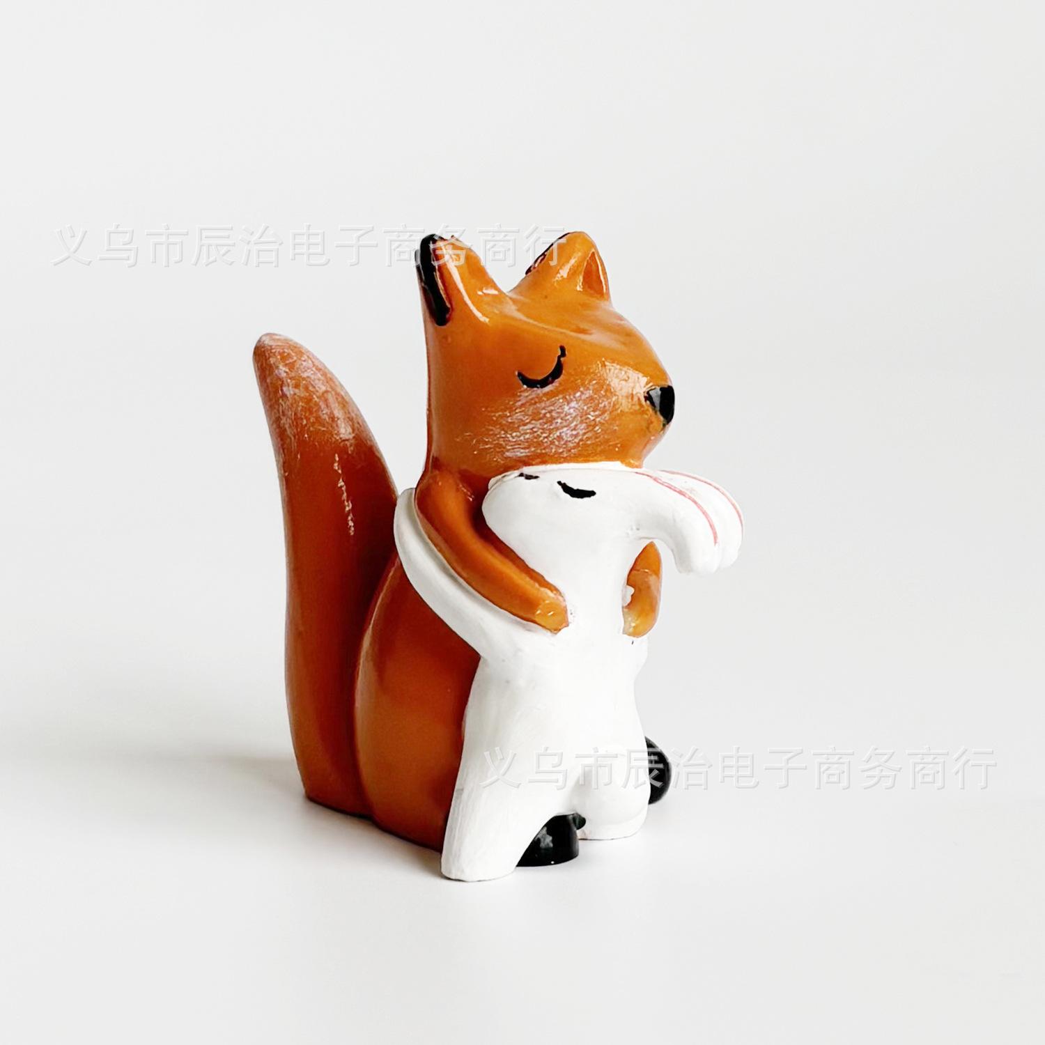 

New product, a fox and bunny with love hug home cartoon mini resin figurine ornament