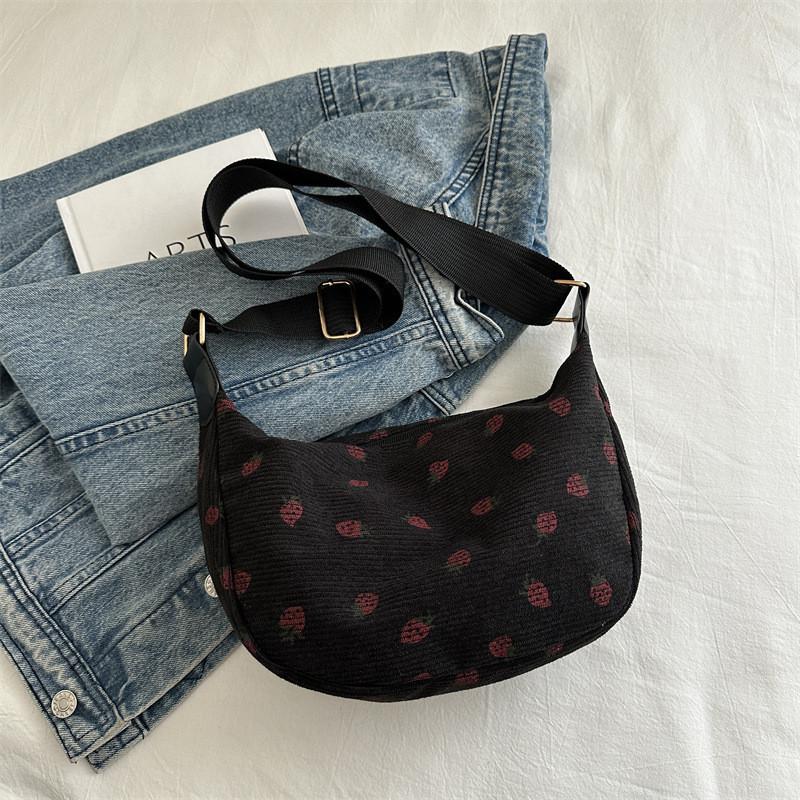 Chic And Unique Dumpling Handbag For Everyday Use Vintage Aesthetic With Soft Fabric