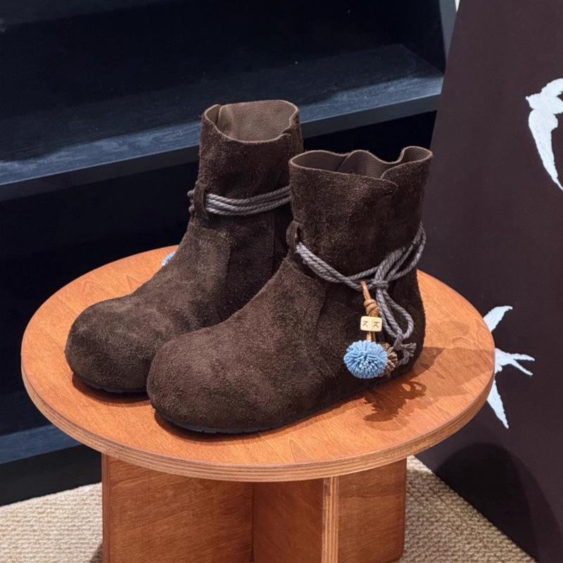 Increase the height of pendant fashion boots in autumn and winter 2025 new thick-soled retro velvet lazy feeling increase casual short boots women