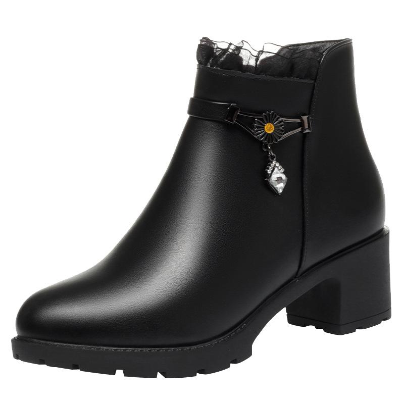 women's autumn and winter, new boots    and elderly women's shoes warm velvet leather shoes mother shoes soft leather cotton shoes