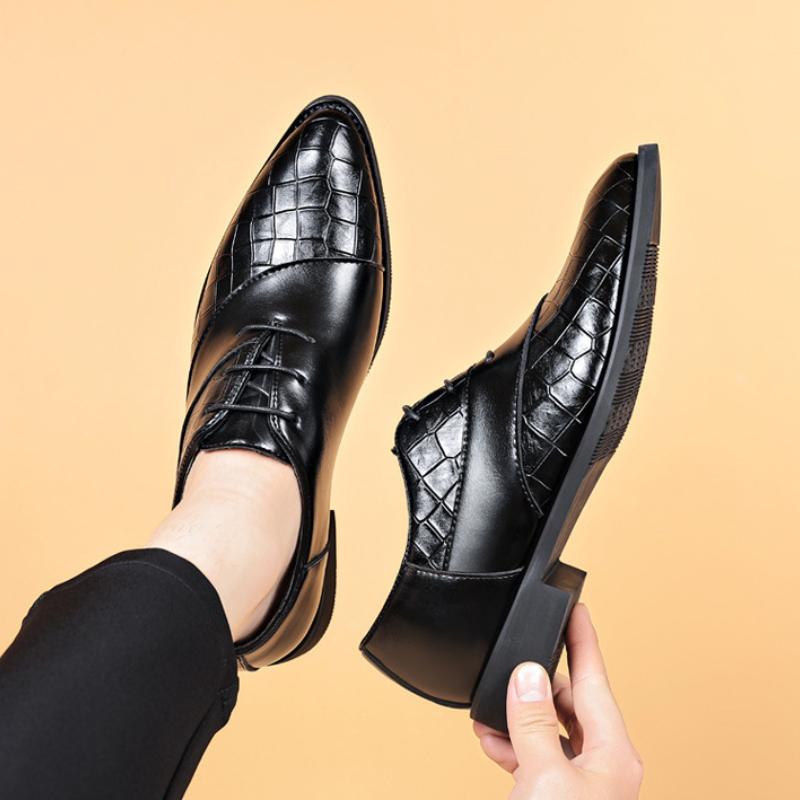 Tasarımcı Erkek Elbise Ayakkabıları Lüks Retro Oxford Ayakkabılar Erkekler İçin Sivri Burun Bağcıklı İş Ayakkabıları Brogue Düğün Parti Ayakkabıları Erkek