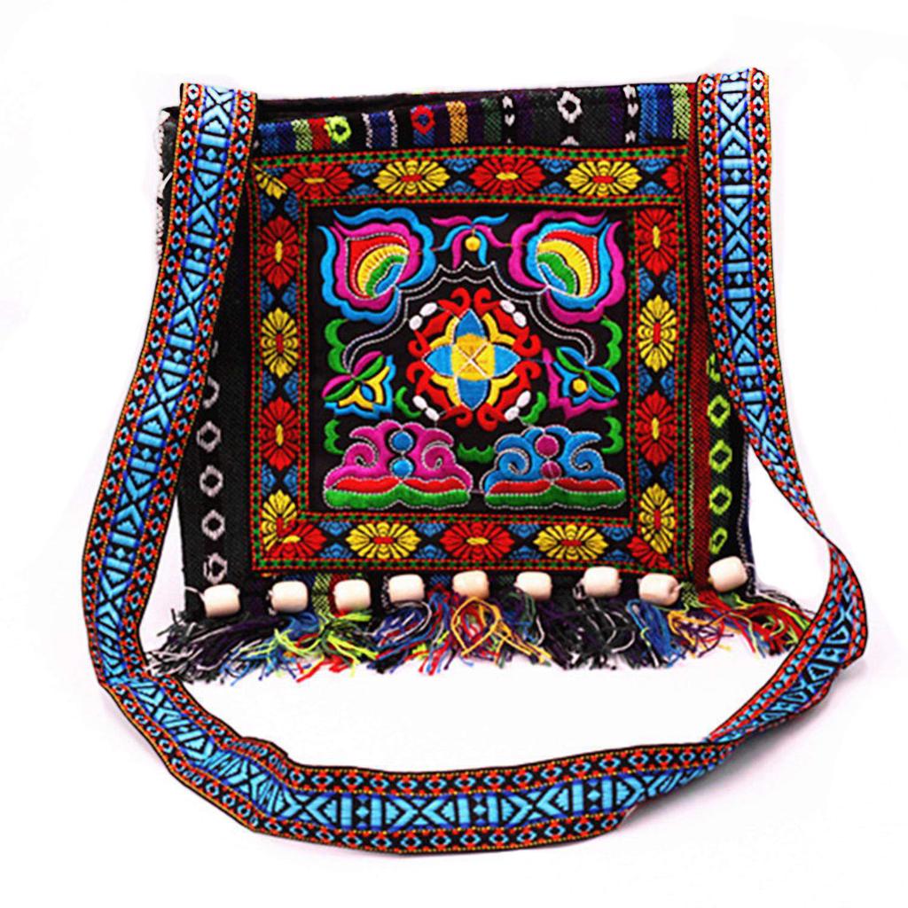 Ethnic Pattern Tassel Shoulder Bag