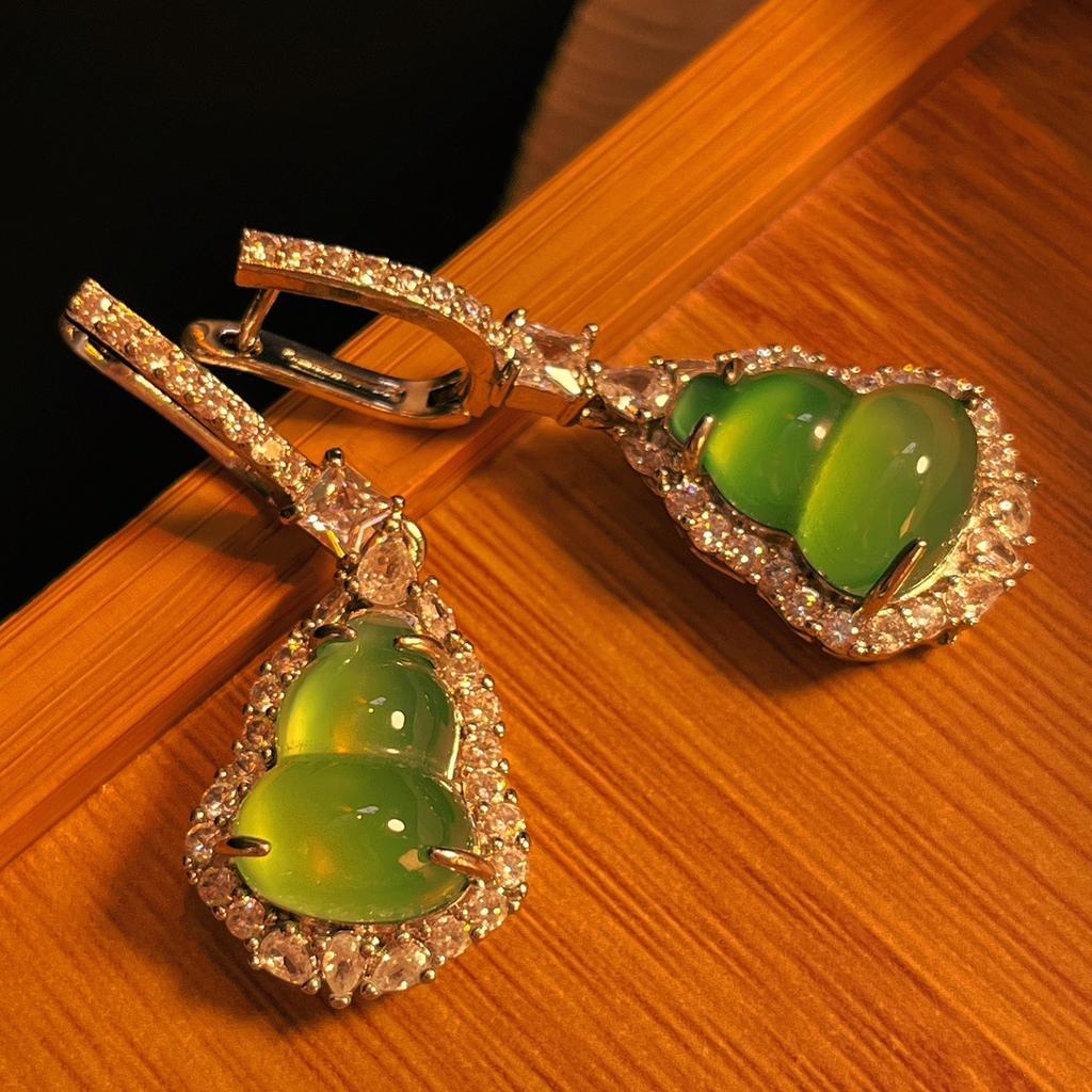 Full Green, Yang Green, Natural Agate Green Chalcedony Earrings, Women'S Opening Is Slightly Inlaid, And The Real Shot Is Fidelity.