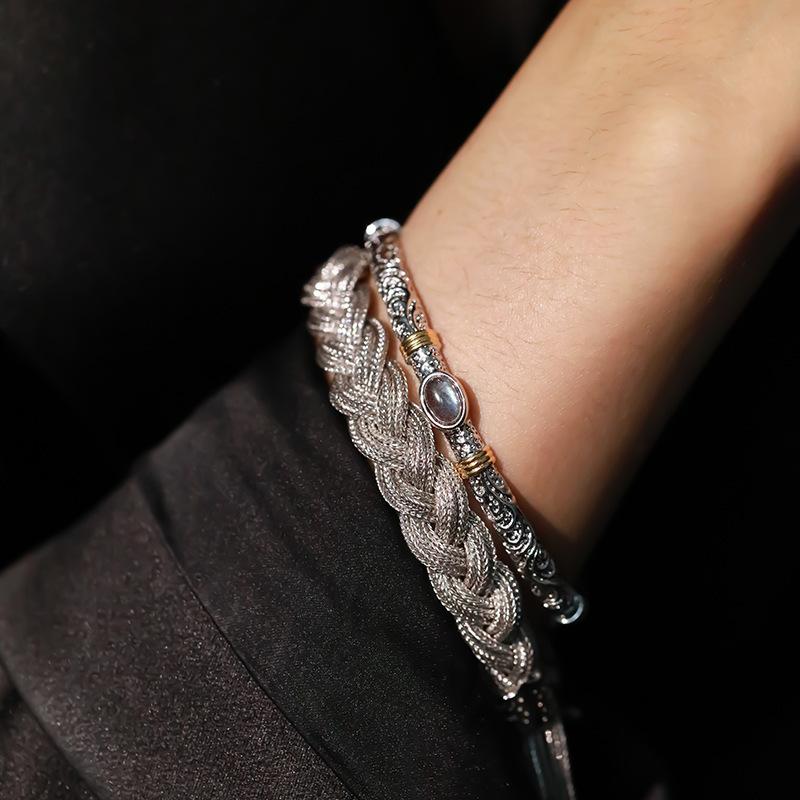 2026 Guld och Silver Färgmatchning Tang Gräs Mönster Grå Månsken Öppningsarmband Nischad Designkänsla Mode Avancerad Kall Vind Armband Gåva