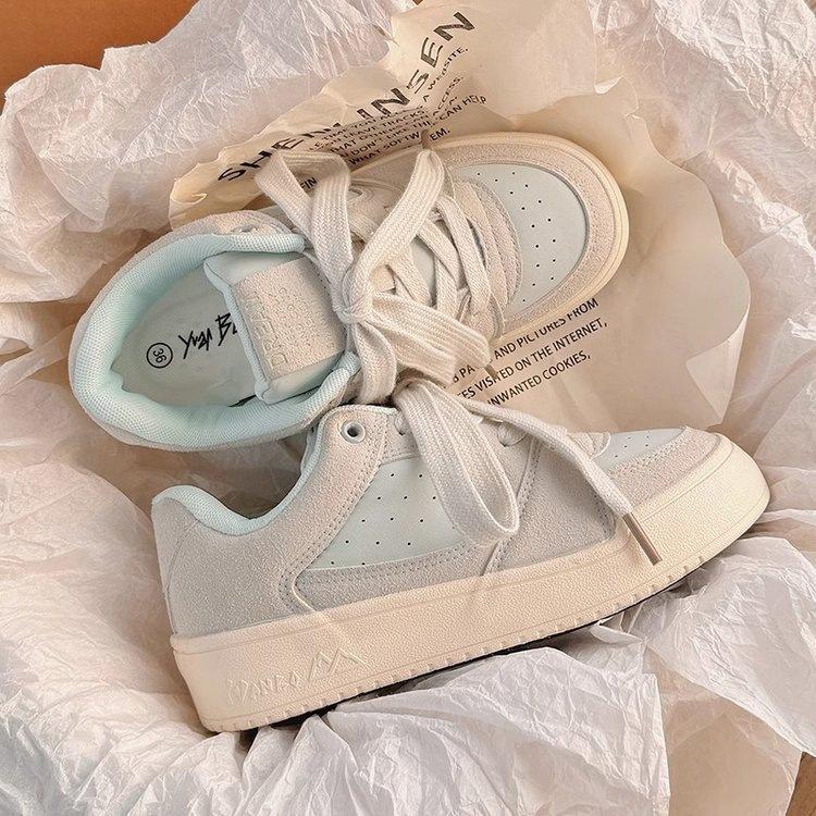 Niche leather board shoes women's 2025 new autumn bread shoes versatile students platform casual white shoes ins tide