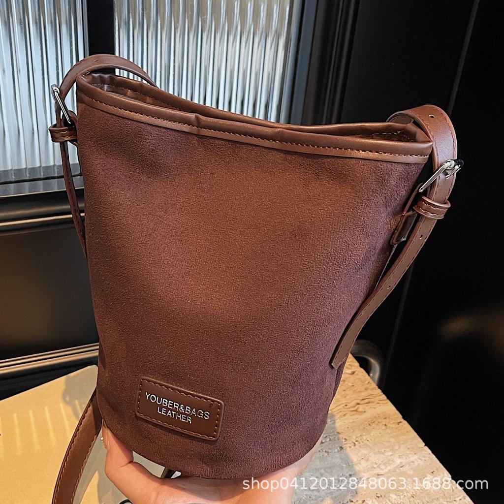 Simple Texture Handbag Women's 2025 New Fashion Retro Foreign Style Shoulder Underarm Bag Messenger Bag Bucket Bag