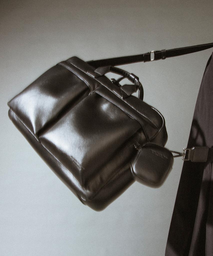 Aged Gray Shrunken Briefcase (Black)