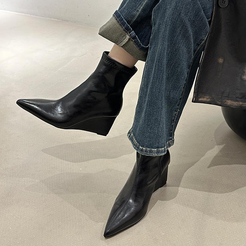 Pointed short boots women's new boots 2025 autumn and winter new European beautiful women's boots high heel short boots wedge heel thin boots