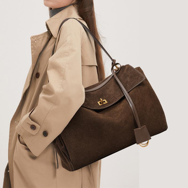 Ekte Dobbeltlags Lær Skulderveske for Kvinner - Brun Semsket Håndveske med Gullbeslag, Klassisk Tote for Daglig Bruk & Arbeid