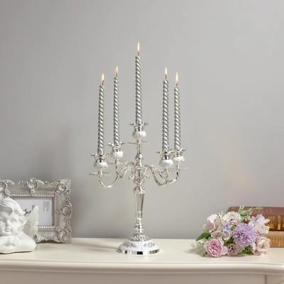 Europäischer Metallkerzenständer Fünf Kerzenständer Tischdekoration Zubehör Hochzeitskerzenständer Heimdekoration