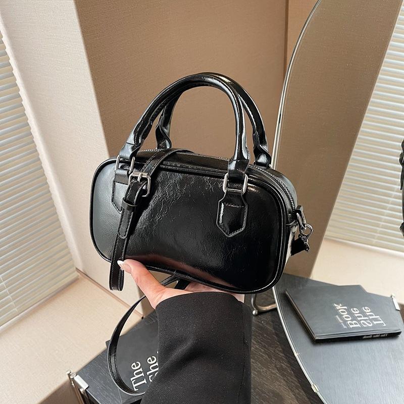 

Retro fashion small bag women s new high-end shoulder messenger bag portable work pillow bag чёрный