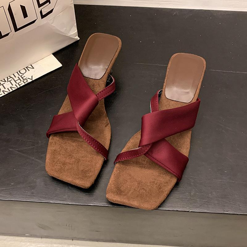2025 summer new fashion niche design sense retro wedge sandals square head open-toed high-heeled cool slippers