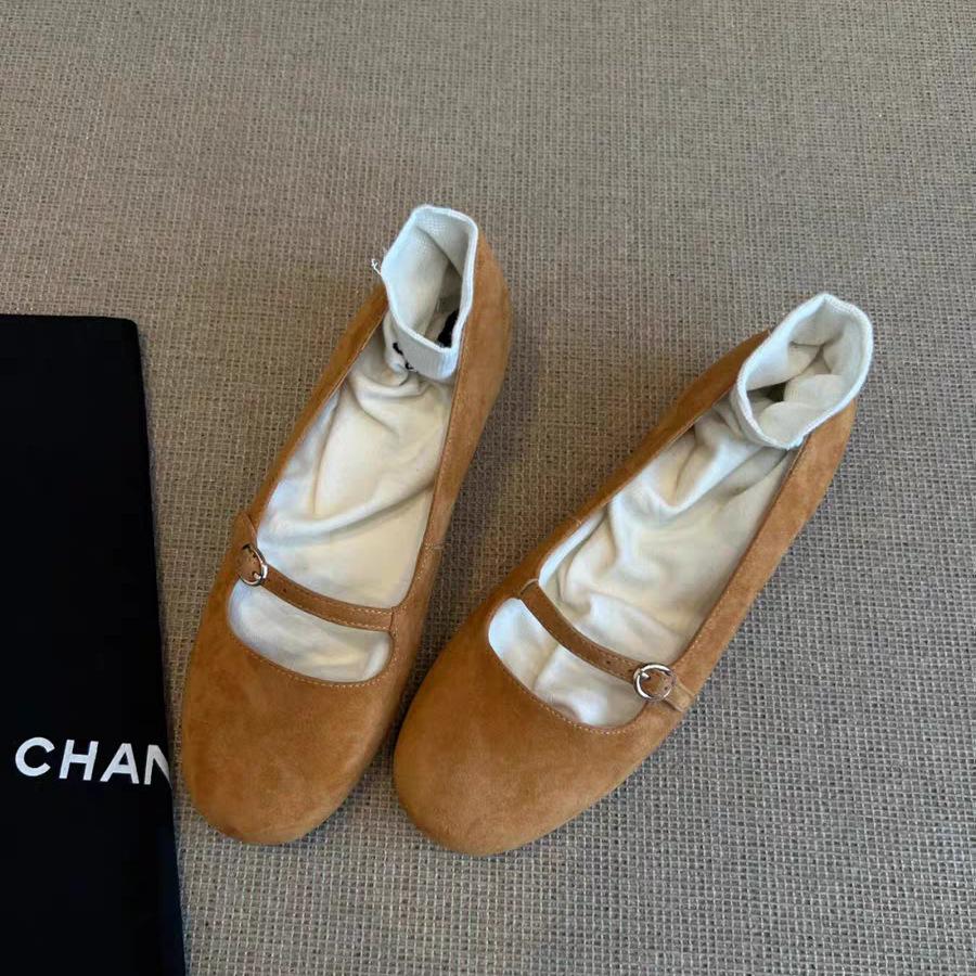 Retro Mary Jane shoes, women's skirts are fashionable and versatile, and the new French outer wear in summer 2025 is matched with casual small single 