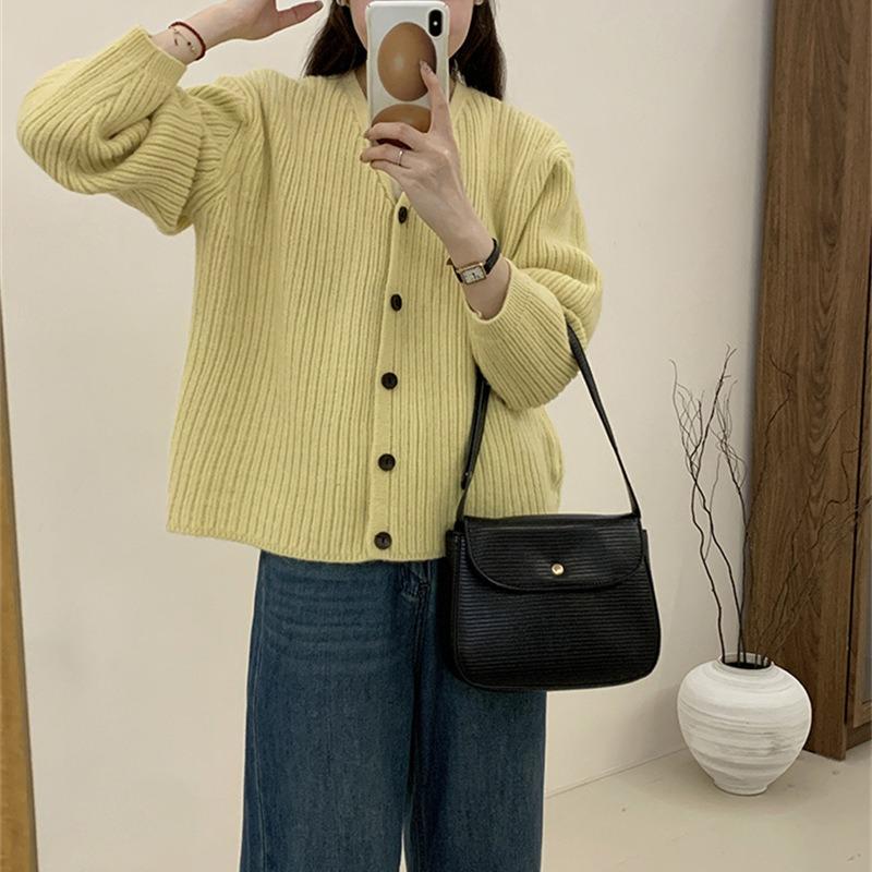Vintage lazy wind V-neck knitted cardigan women's clothing autumn and winter new loose high-end long-sleeved sweater jacket women
