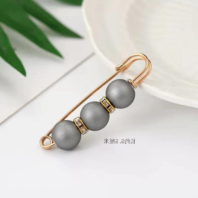 Waist Pin Accessory Brooch for Adjusting Clothing Fit and Preventing Exposure