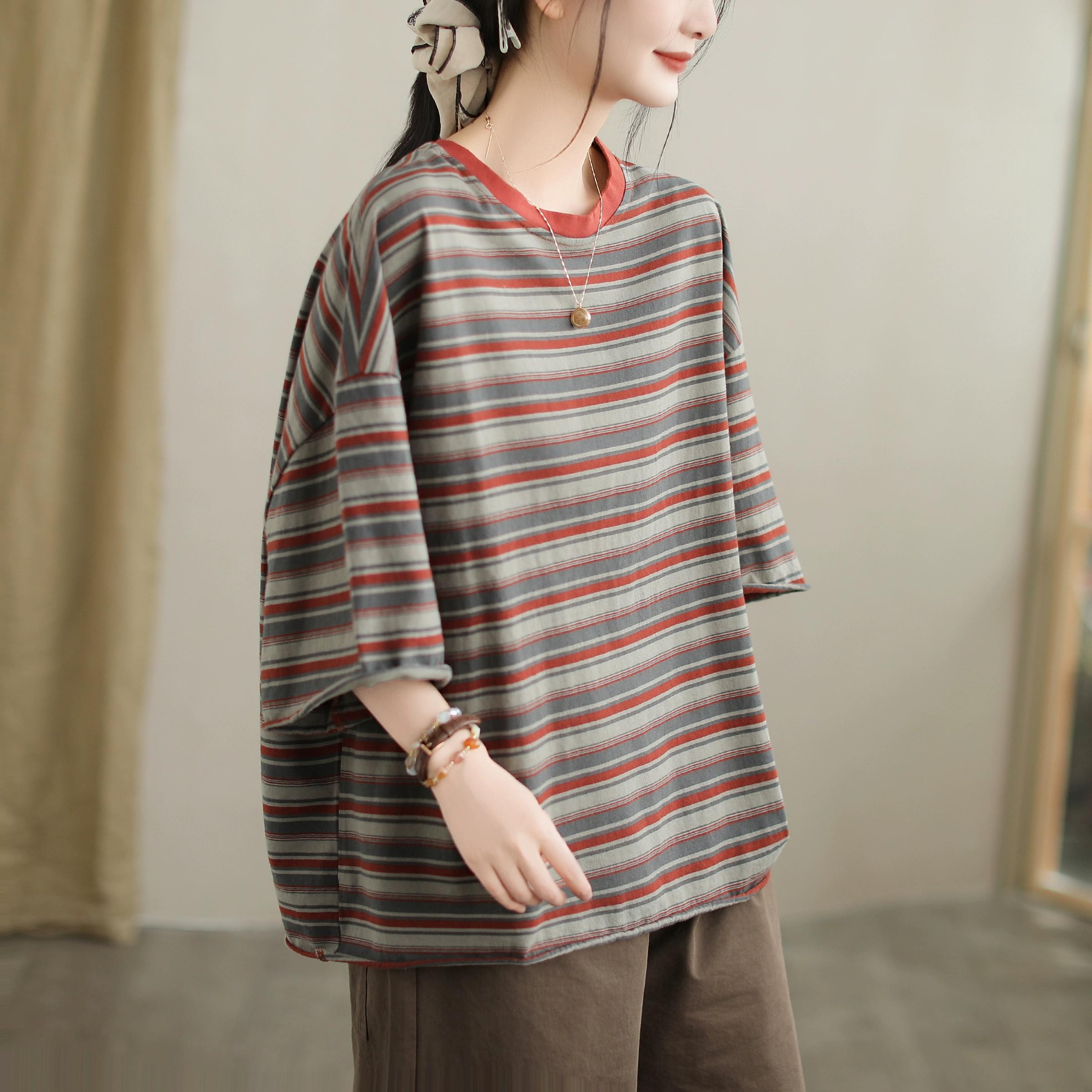 

Dimanaf 2025 Летняя футболка женская с принтом в полоску с коротким рукавом свободная черная One size