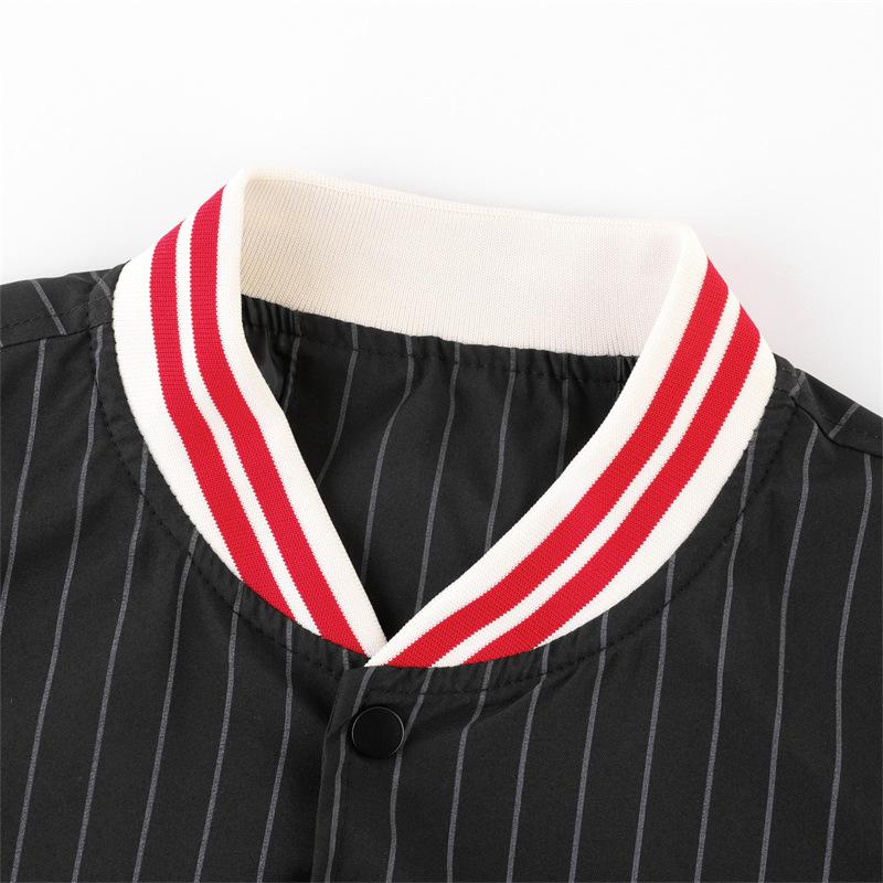 Dünne bedruckte große Bild vertikal gestreifte Stoff Ärmeltasche Herrenjacke Baseballuniformjacke