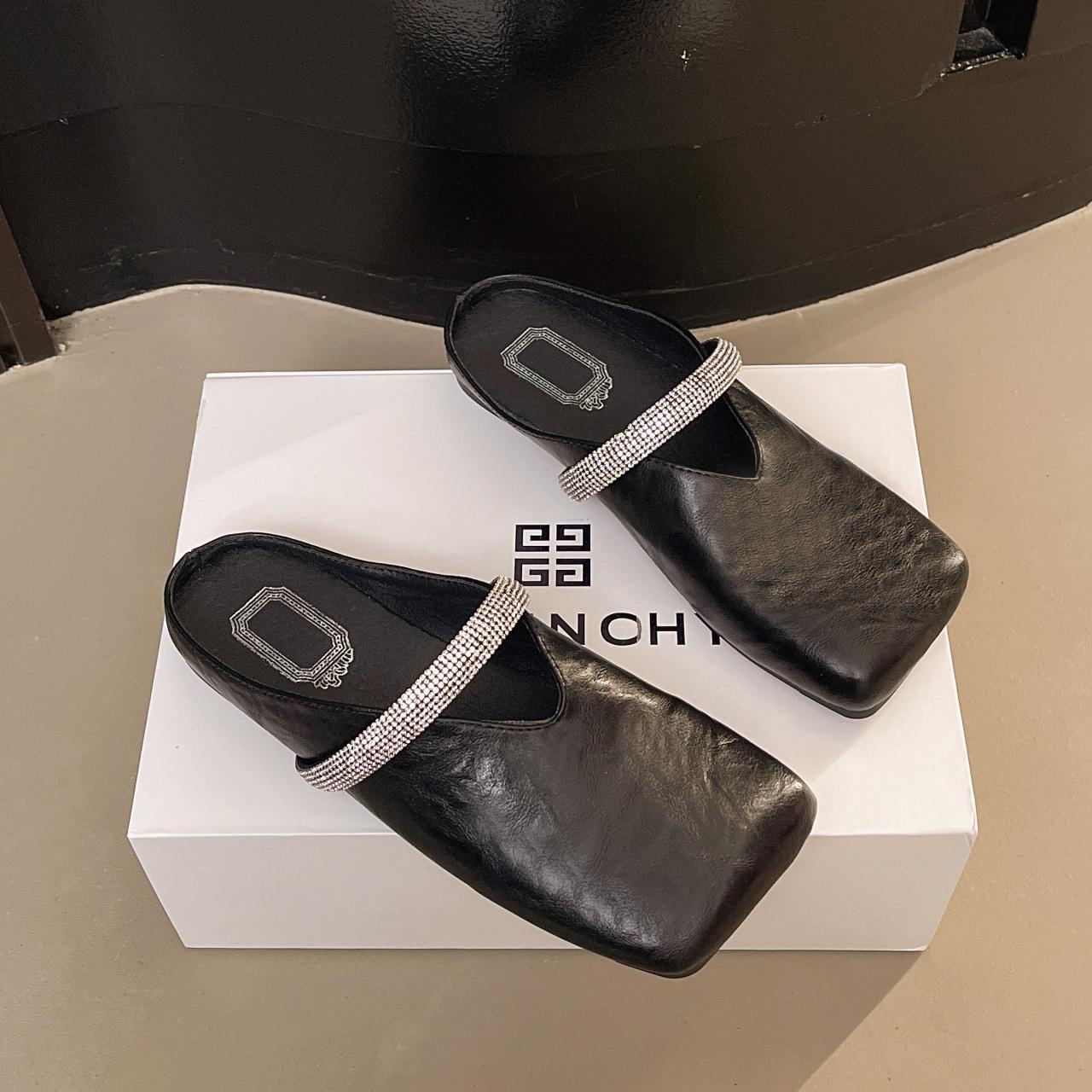 

Французские нежные сверкающие шлепанцы со стразами женские 2025 лето новые квадратный носок танкетка вечерний сказочный ветер крутые шлепанцы 35 чёрный