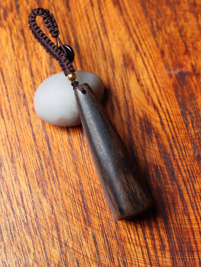 Dala Gan Agarwood Keychain Pendant – Natural Wood Handheld Wenwan Ornament.