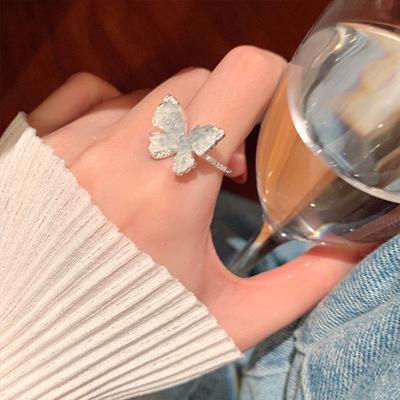 Ring mit blauem Kristall-Schmetterling im Urlaubsstil: Eleganter, hochwertiger Feenprinzessinnen-Schmuck