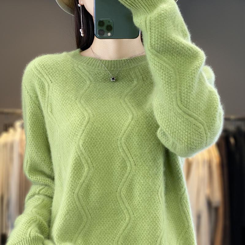 Women's Thickened Autumn-Winter Cable Knit Wool Sweater – Round Neck Cashmere Pullover.