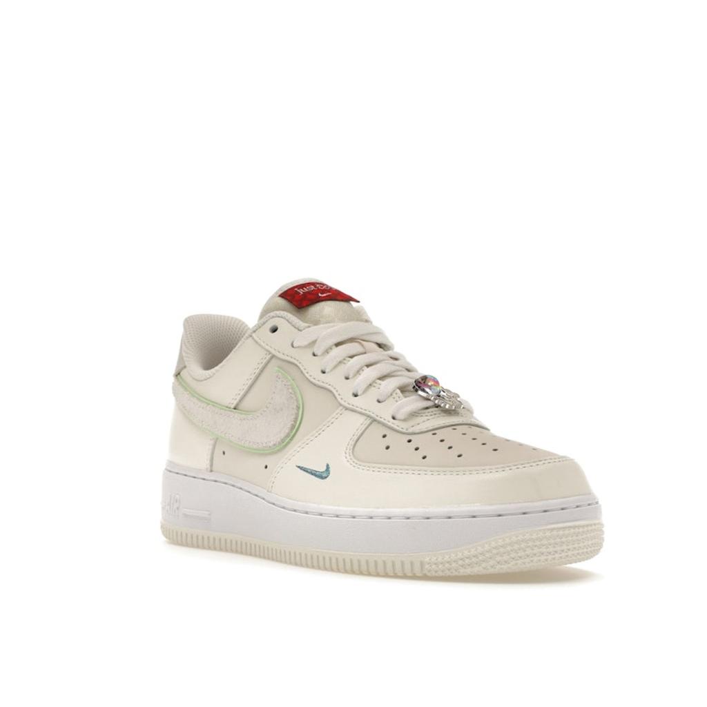 Nike Air Force 1 07 Year of the Dragon Unisex-Sneaker, Creme, Segel, Dampfgrün, FZ5052-131