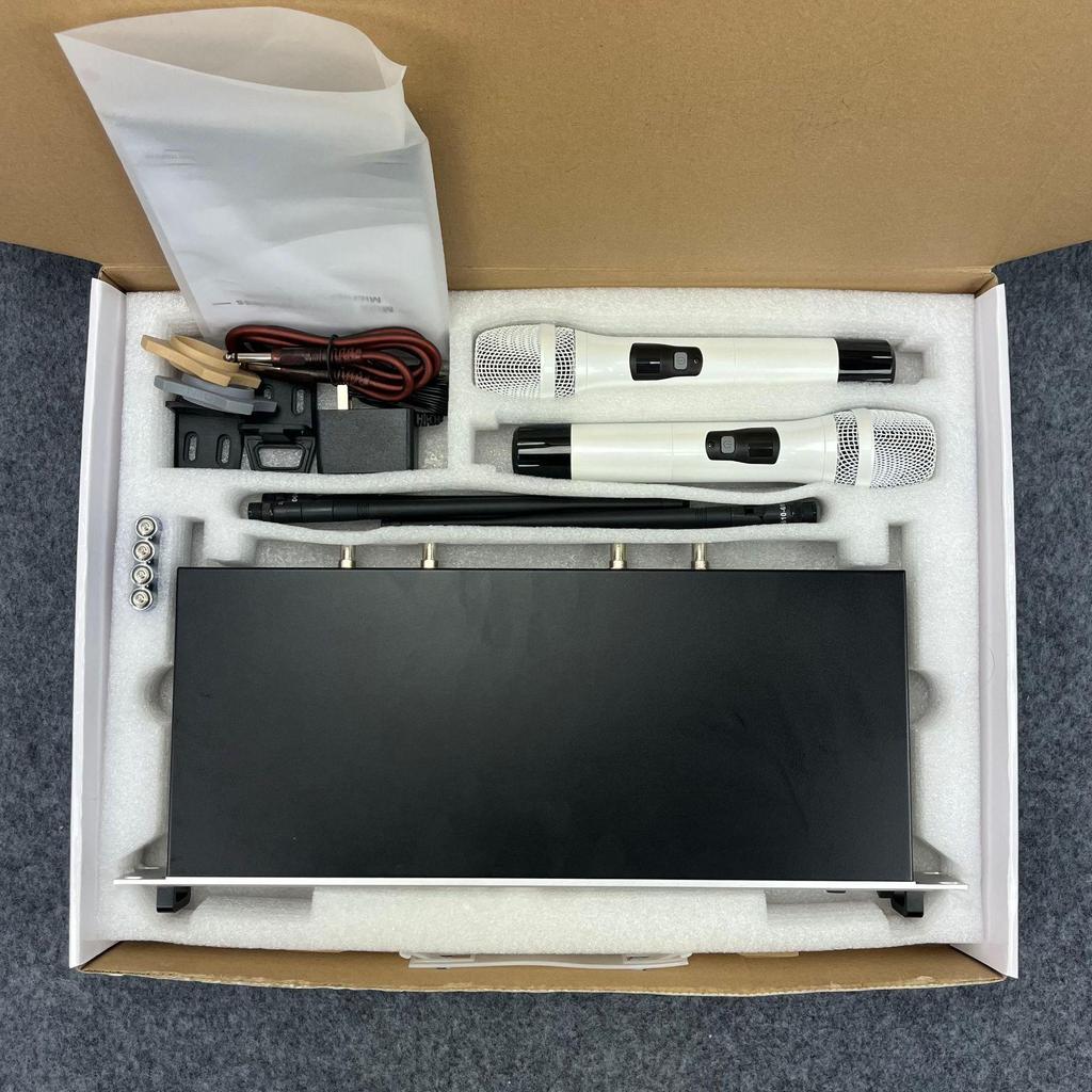 True Diversity Dual Wireless Microphone System In Stock