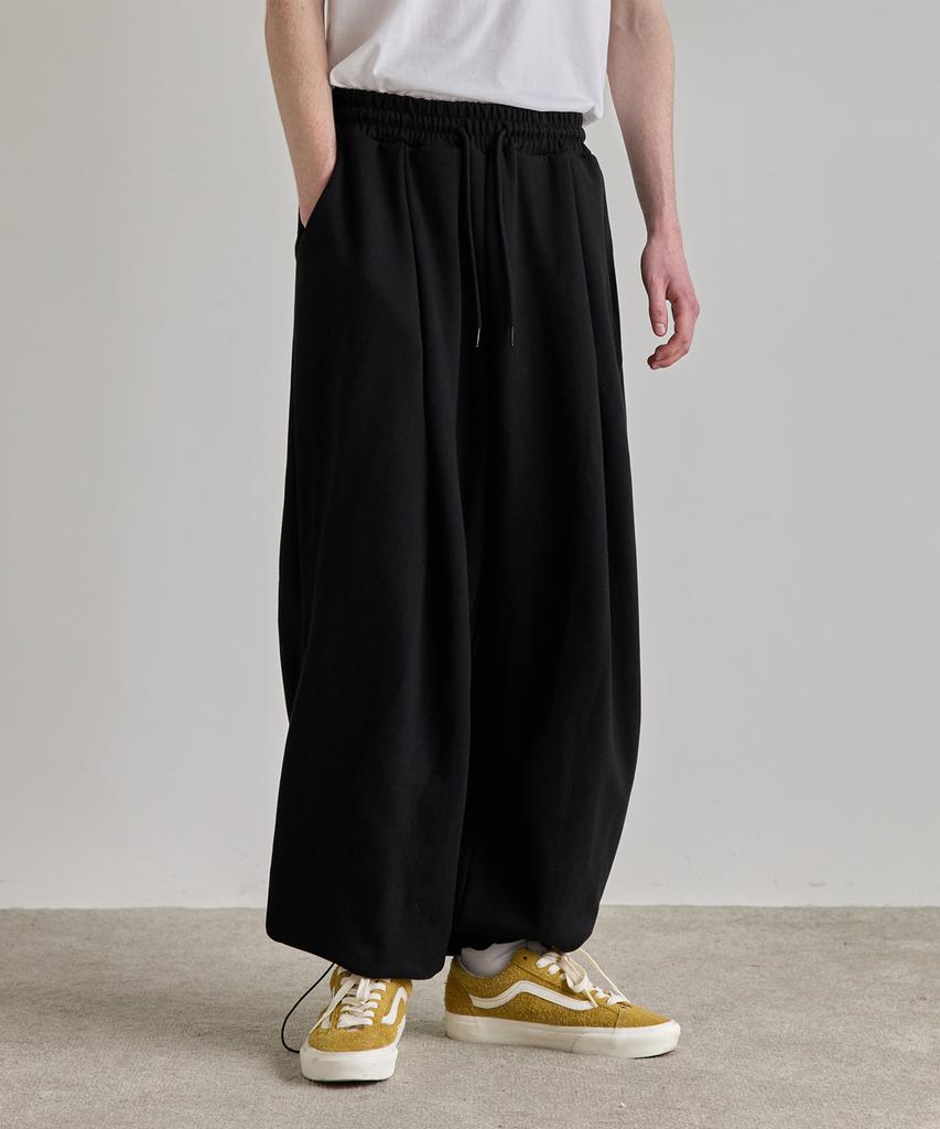 BOUNDARY One-Pleat String Long Sweatpants [Black]
