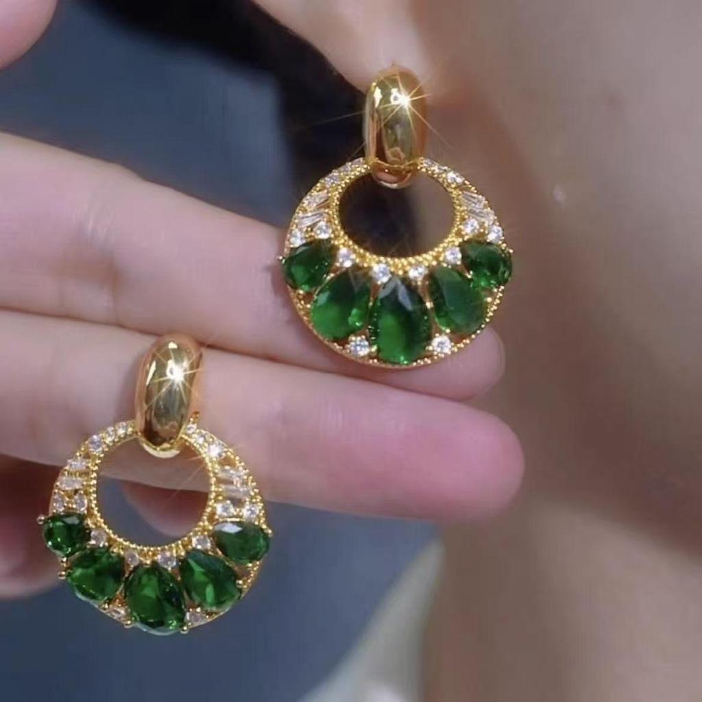 Elegante Zirkon-Ohrhänger: Lila & Grüne Ohrringe mit einzigartigem Design