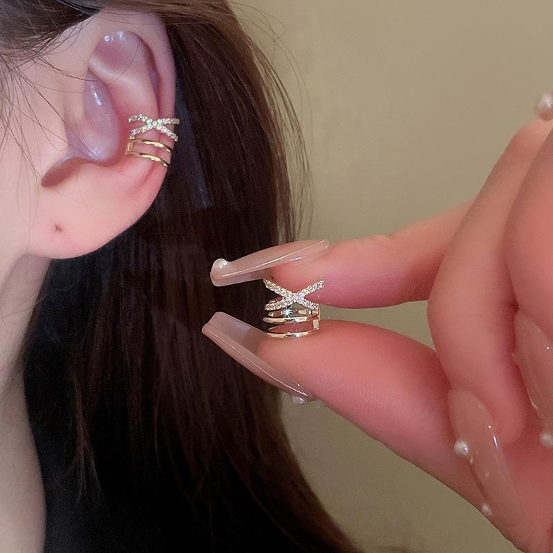 Liquid Metal Pleated Butterfly with Diamond Tassel Without Ear Piercing Ear Bone Clip Female Cold Wind Personalized Earrings Earrings