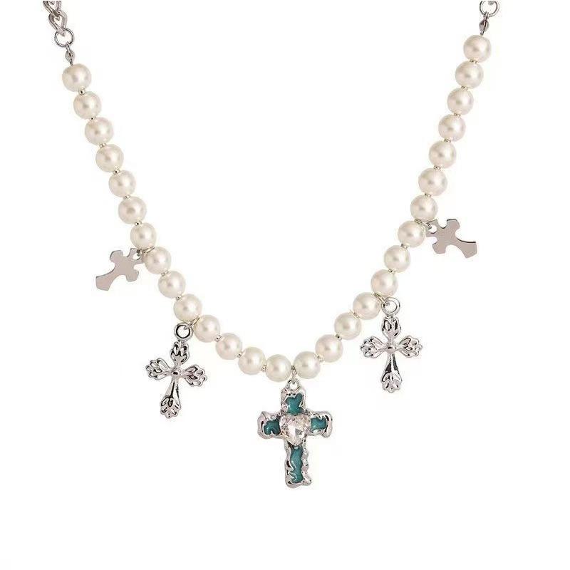 

Y1k Sweet Cool Style Spice Girl Necklace Female Premium Sense Dripping Oil Love Crowe Cross Design Accessories Collarbone Chain Tide