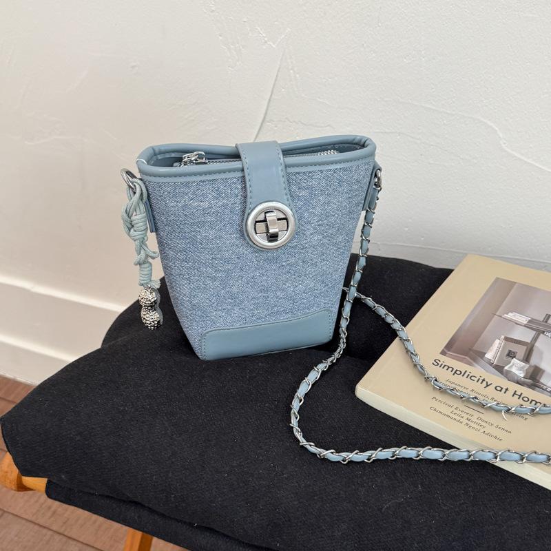 

Summer crushed ice blue fashion bucket bag women s 2025 summer new super fire versatile mini chain shoulder messenger bag 17*6*17