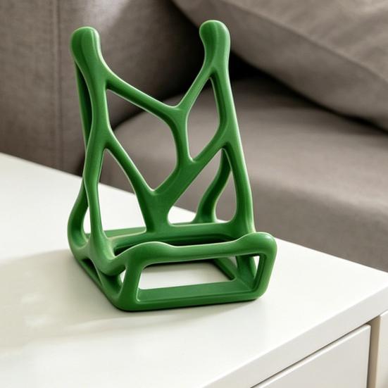Mobile Phone Holder, 3D-Printed Skeleton-Inspired Phone Stand, Thin Lightweight Decorative Ornament for Desk Bedside Living Room Desktop