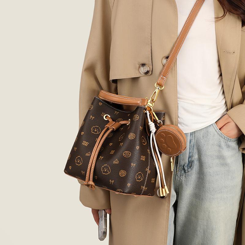 Eimer Tasche Damen 2026 neue Damen Tasche Sommer Schulter Mode Umhängetasche Große Kapazität Pendler Handtasche