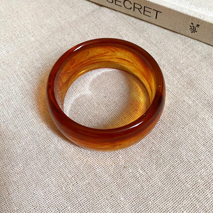 Geometric Open Bangle: Luxurious Modern Bracelet with Minimalist Chic