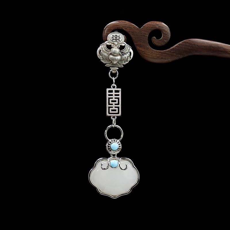 Cheongsam, placket buckle neckline pendant, female jade Ruyi lock pendant, mid-to-high-end retro Tibetan silver Hanfu accessories