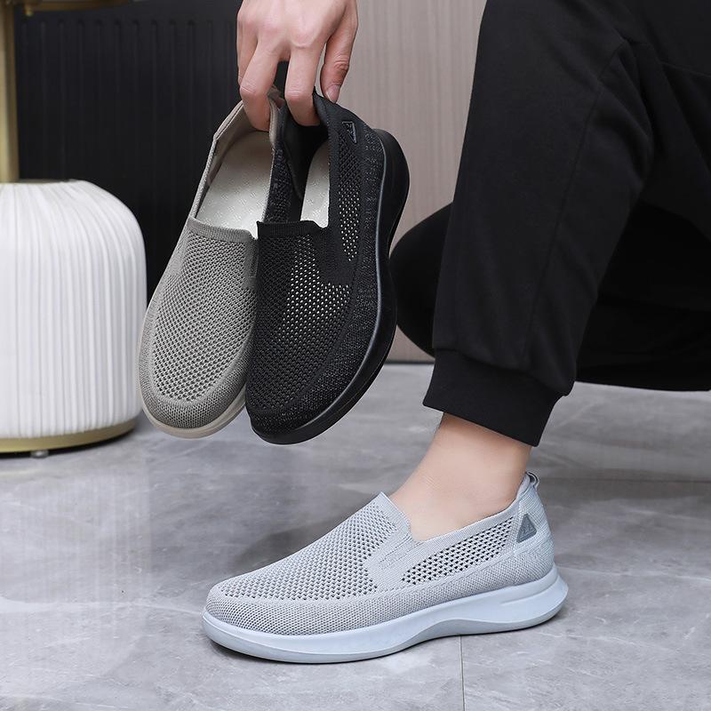 Shoes Men's comfortable and breathable thick-soled sneakers One pedal Soft sole Lightweight non-slip outdoor dad shoes Spring and Autumn new models
