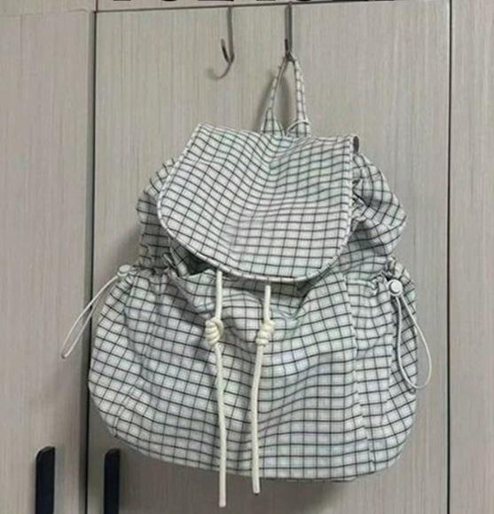Niche Fashion Lightweight Retro Backpack Large Capacity Backpack Casual Versatile Commuter Plaid Schoolbag